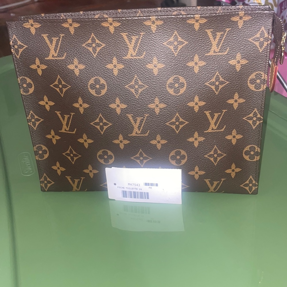 Louis Vuitton Poche Toilette